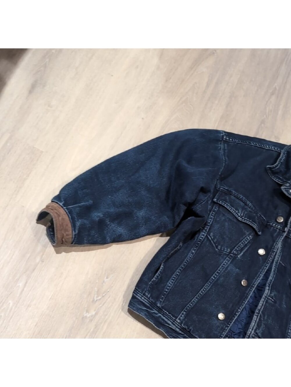 Denim Jean Jacket with Leather Collar Quilted Lining Vintage - Picture 4 of 15
